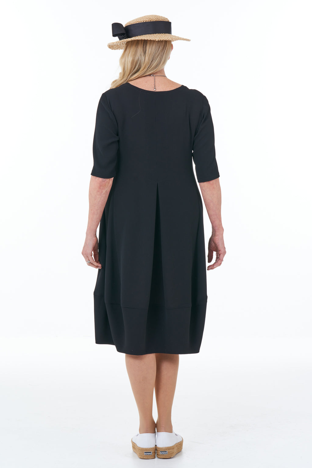 Casual Chic - Short Sleeved Waffle Bubble Dress in Black