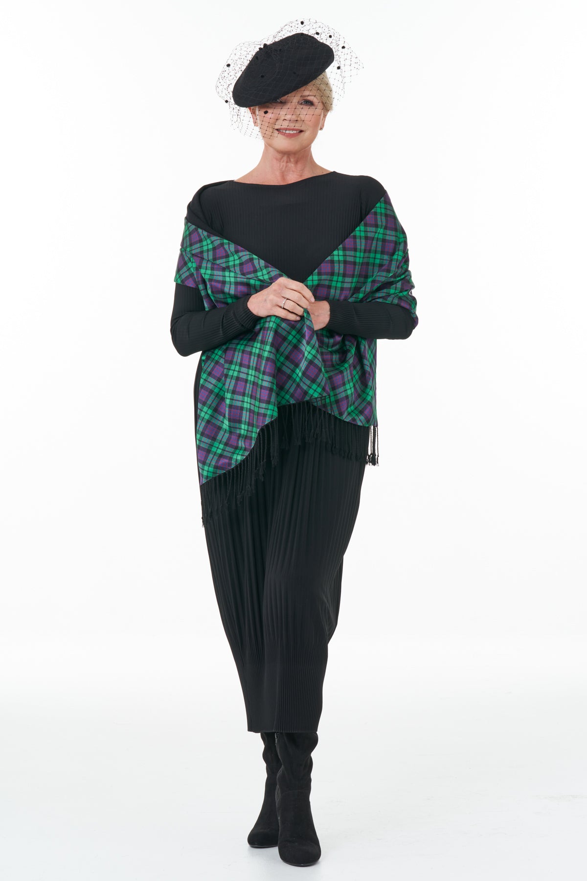 Casual Chic - Long Sleeved Pleated Knit Dress in Black