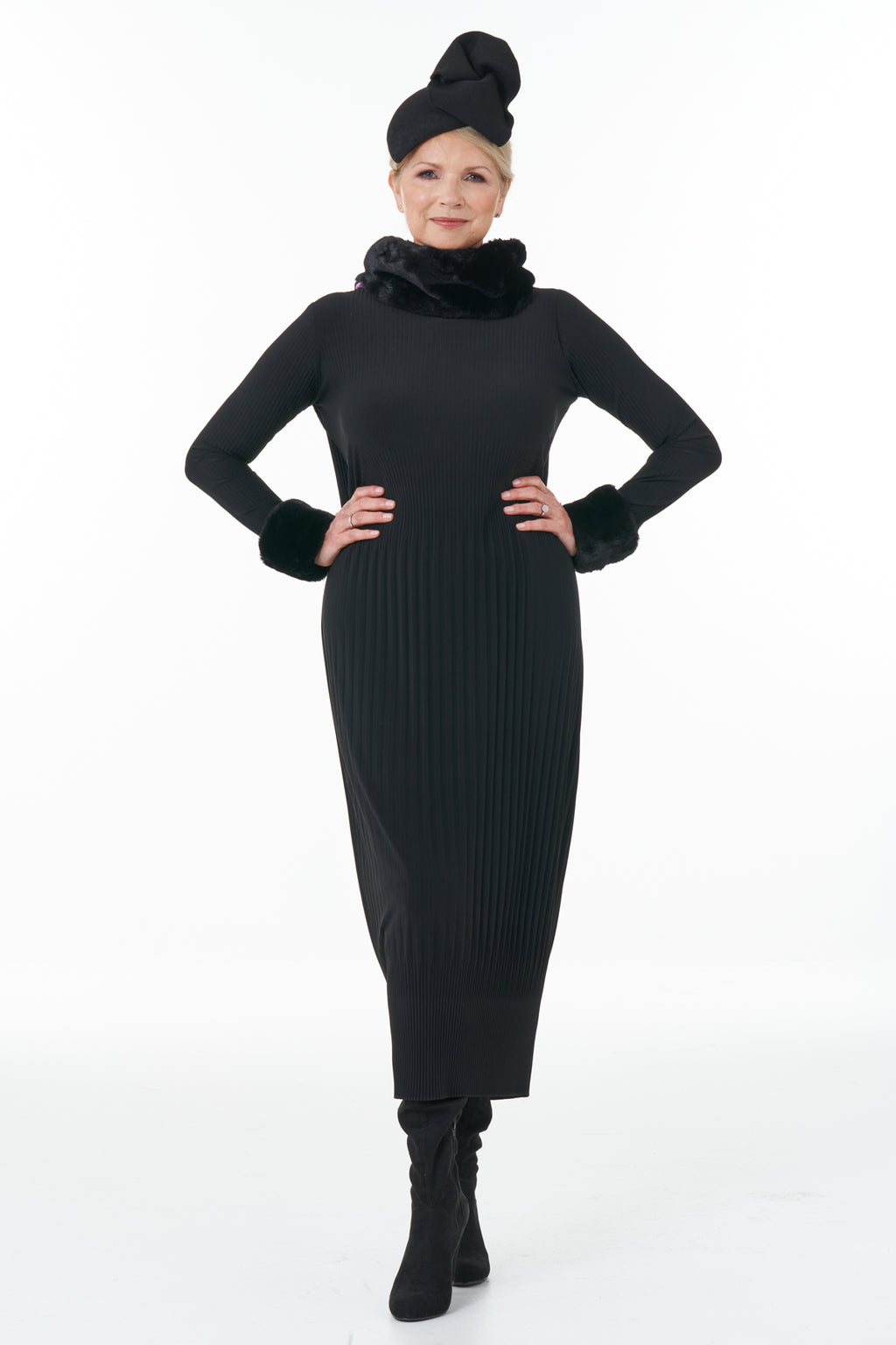 Casual Chic - Long Sleeved Pleated Knit Dress in Black