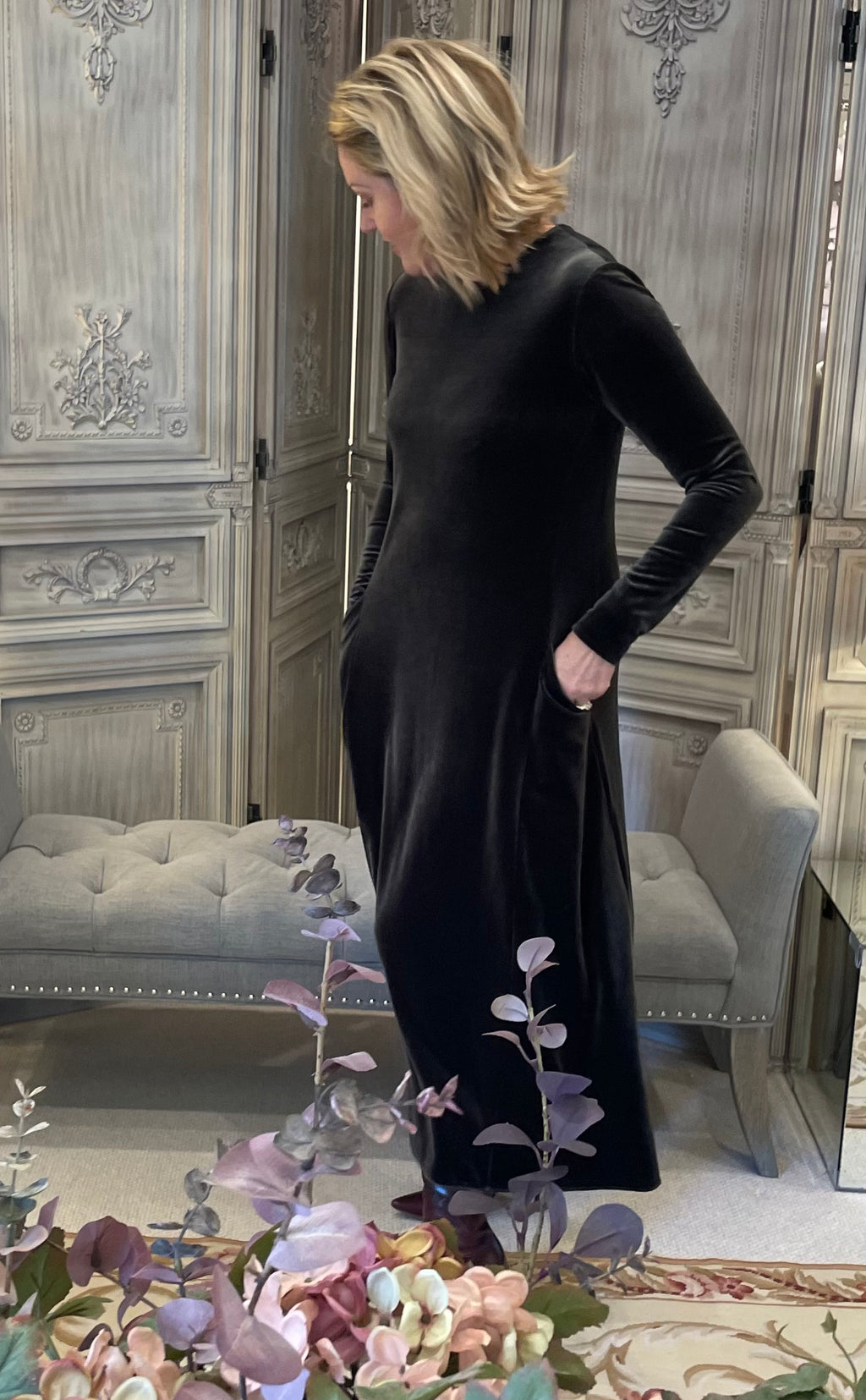 Casual Chic - Velvet Ankle Length Dress with Pockets in Olive