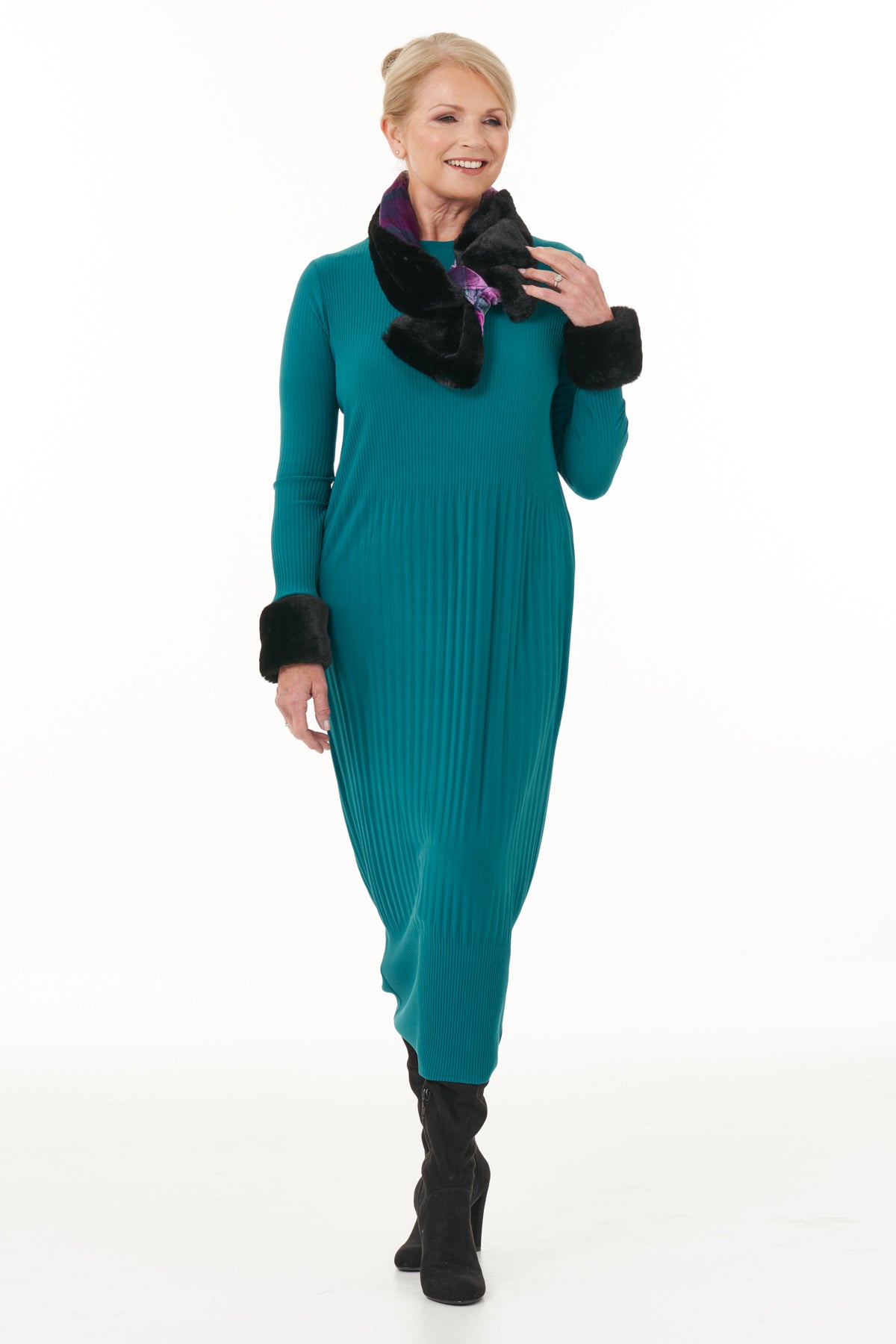 Casual Chic - Long Sleeved Pleated Knit Dress in Jade