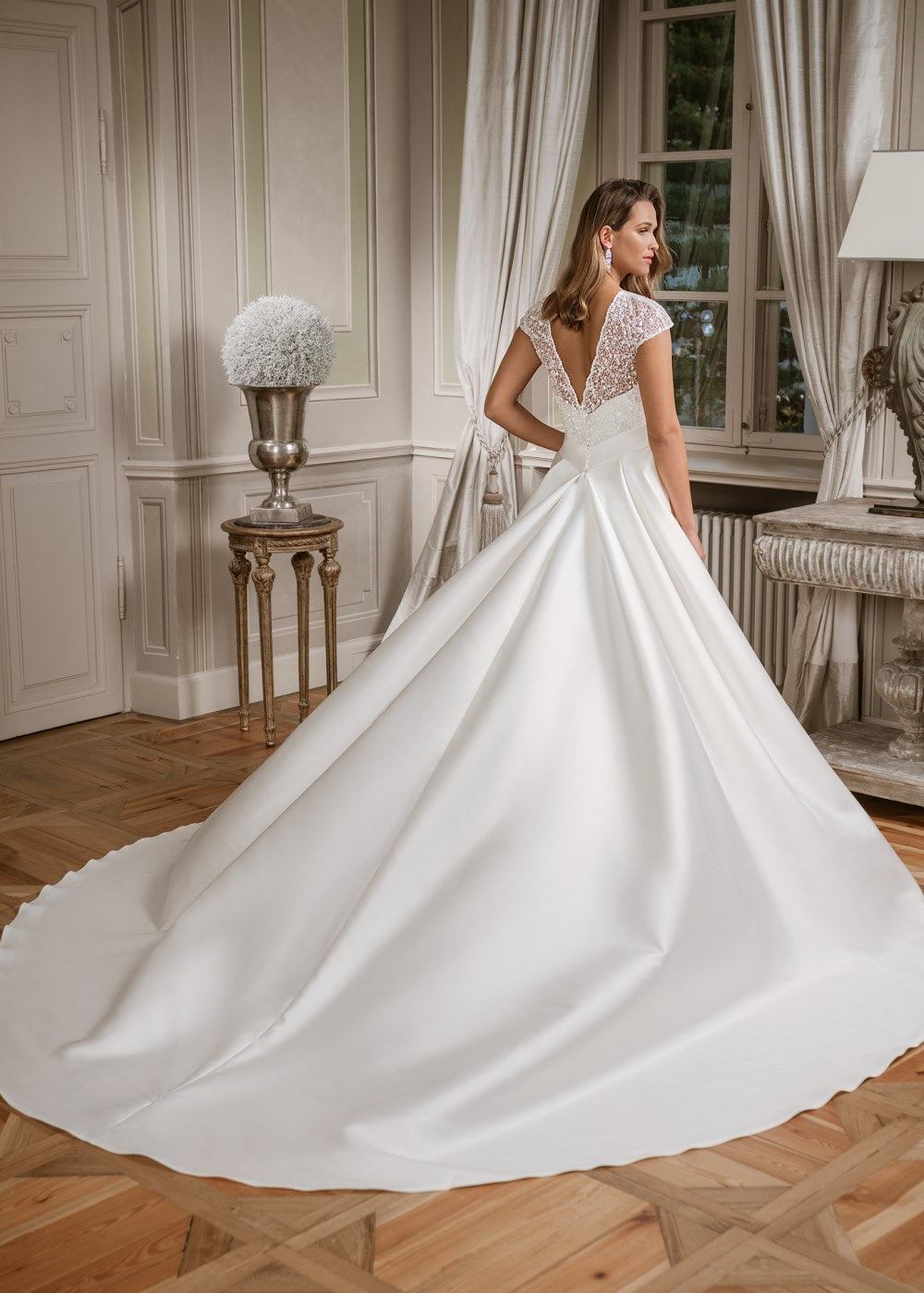 Studio Luiza Wedding Dress sweetheart neckline and long train