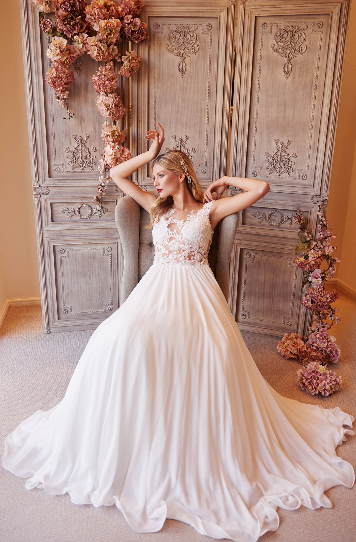 ARCHIVE SALE - Studio Sample Lara Wedding Dress - UK Size 12