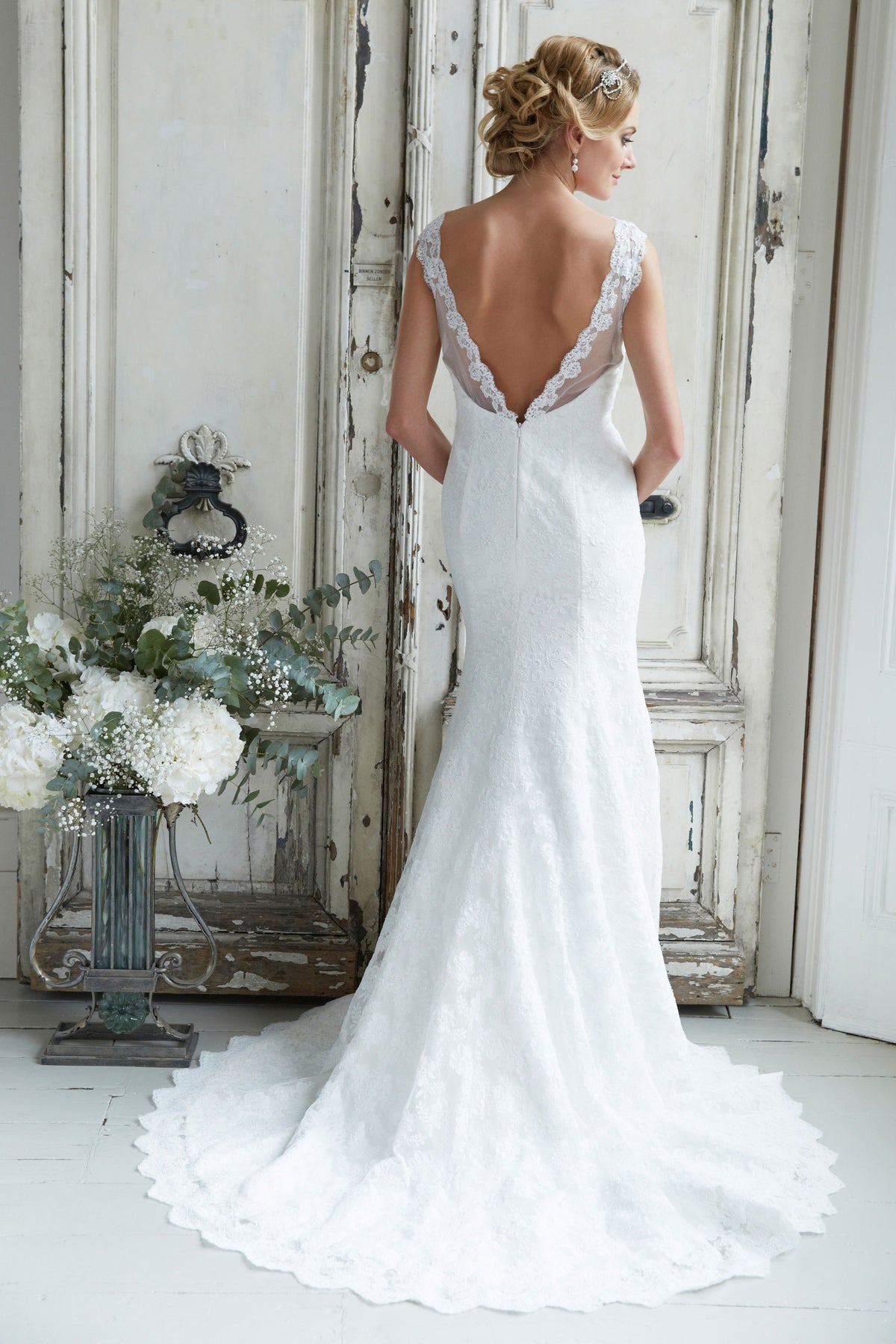 ARCHIVE SALE - Sample Lynsay Wedding Dress - size 10 and 16