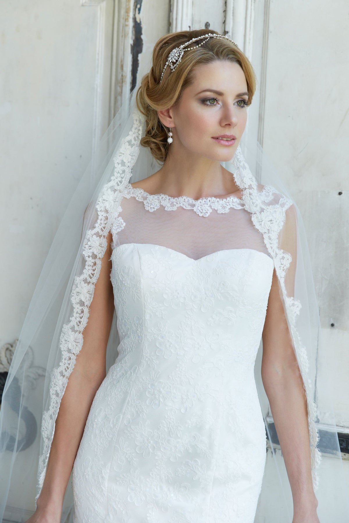 ARCHIVE SALE - Sample Lynsay Wedding Dress - size 10 and 16