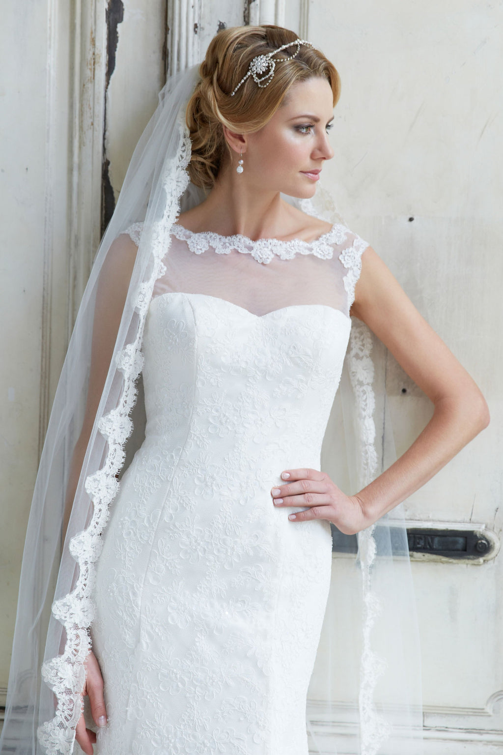 ARCHIVE SALE - Sample Lynsay Wedding Dress - size 10 and 16