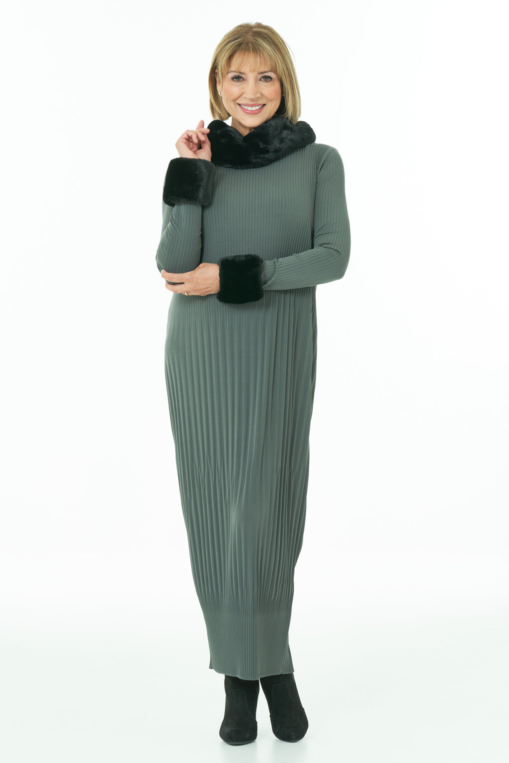 Casual Chic  - Long Sleeved Pleated Knit Dress in Olive