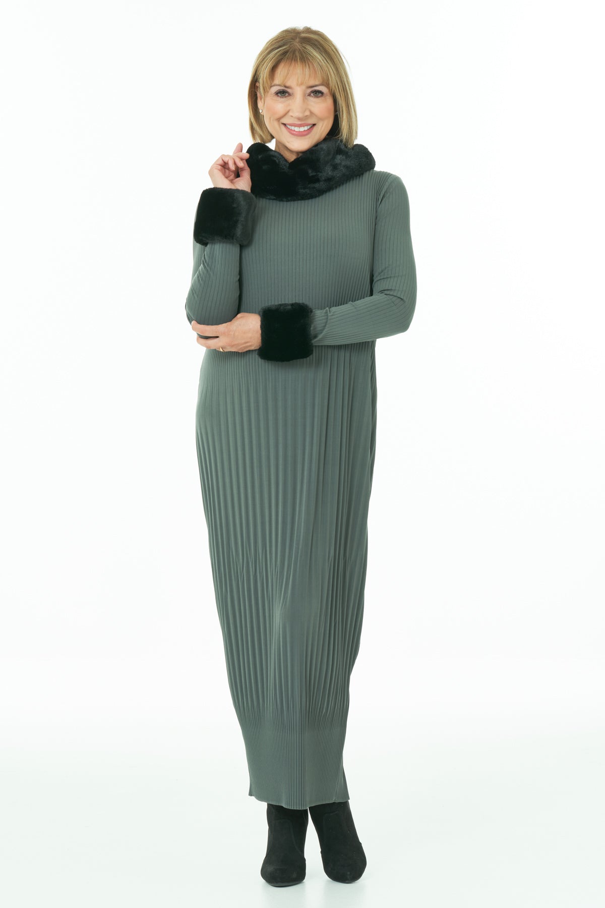 Casual Chic  - Long Sleeved Pleated Knit Dress in Olive