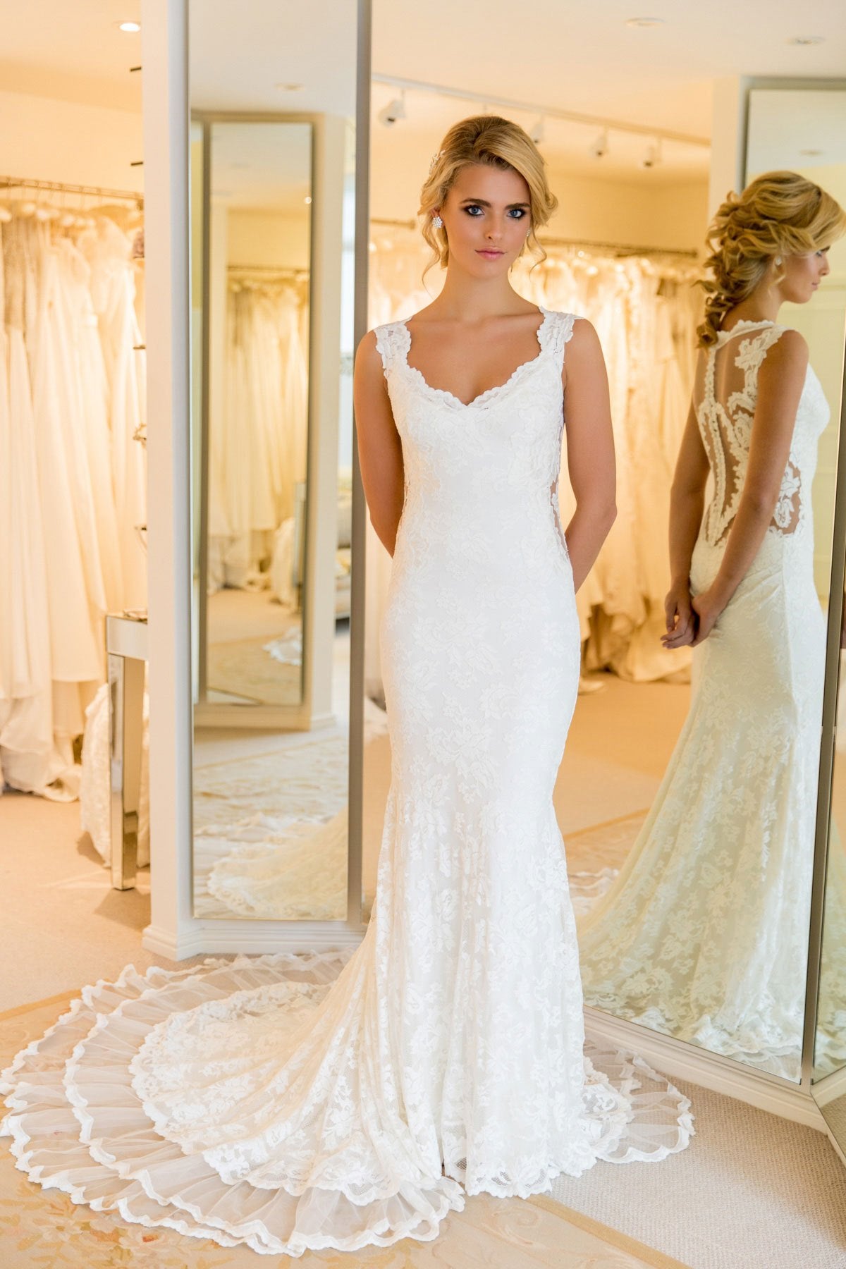 ARCHIVE SALE - Sample Pia Stretch Lace Wedding Dress - Size 12