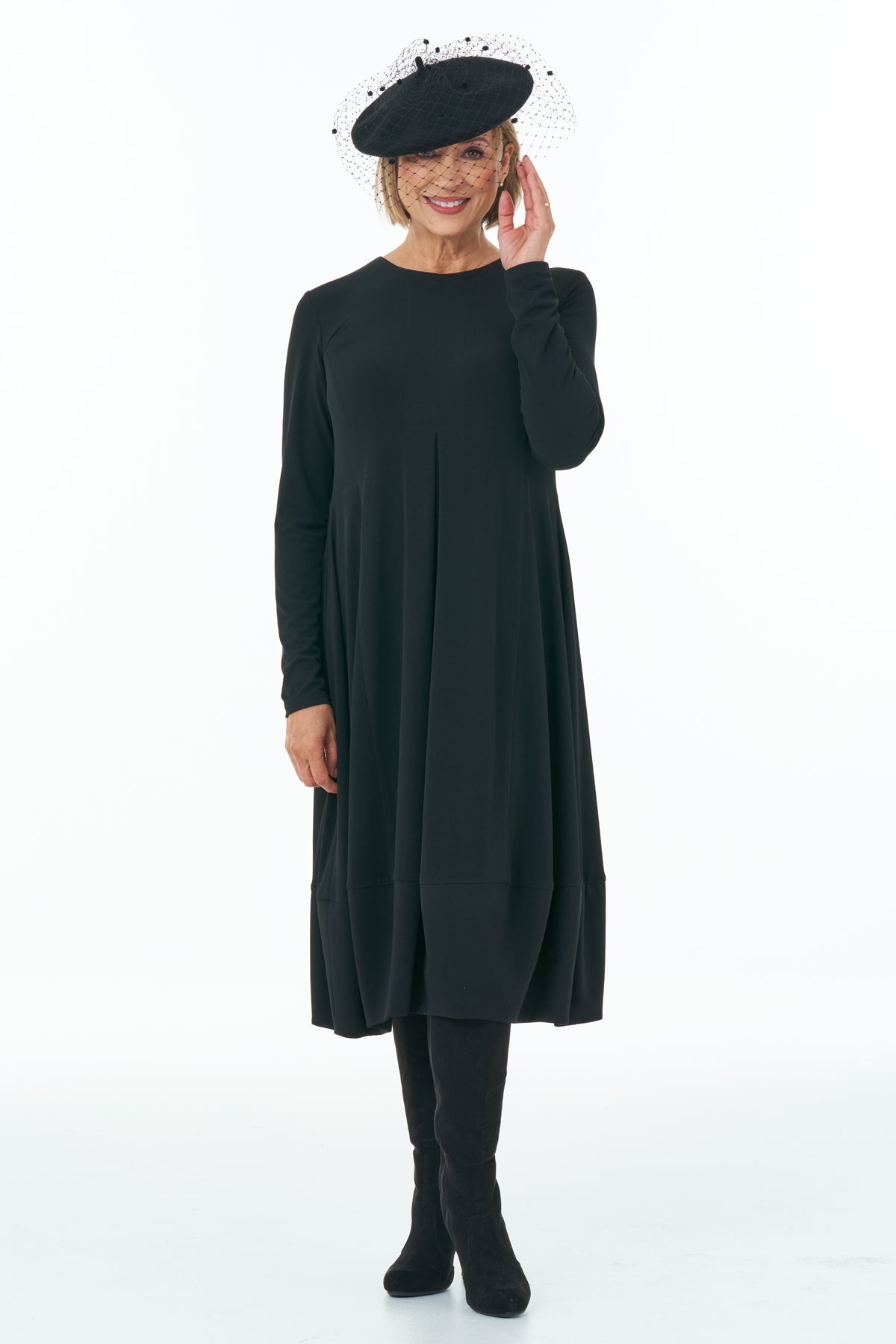 Casual Chic - Round Neck Knit Bubble Dress in Black