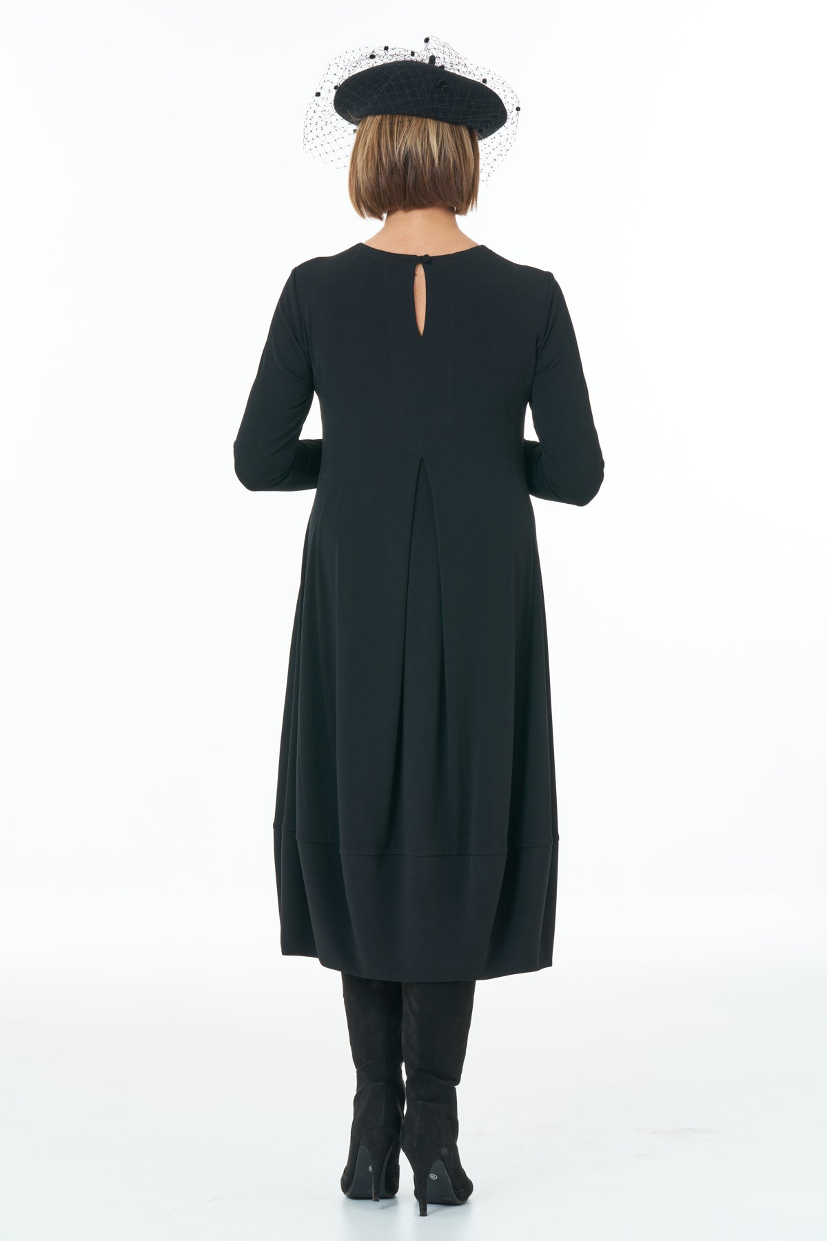 Casual Chic - Round Neck Knit Bubble Dress in Black