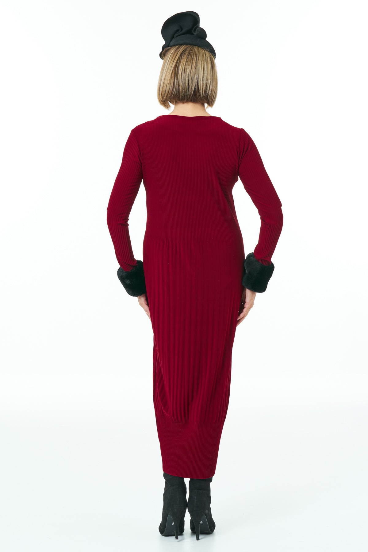 Casual Chic - Long Sleeved Pleated Knit Dress in Wine