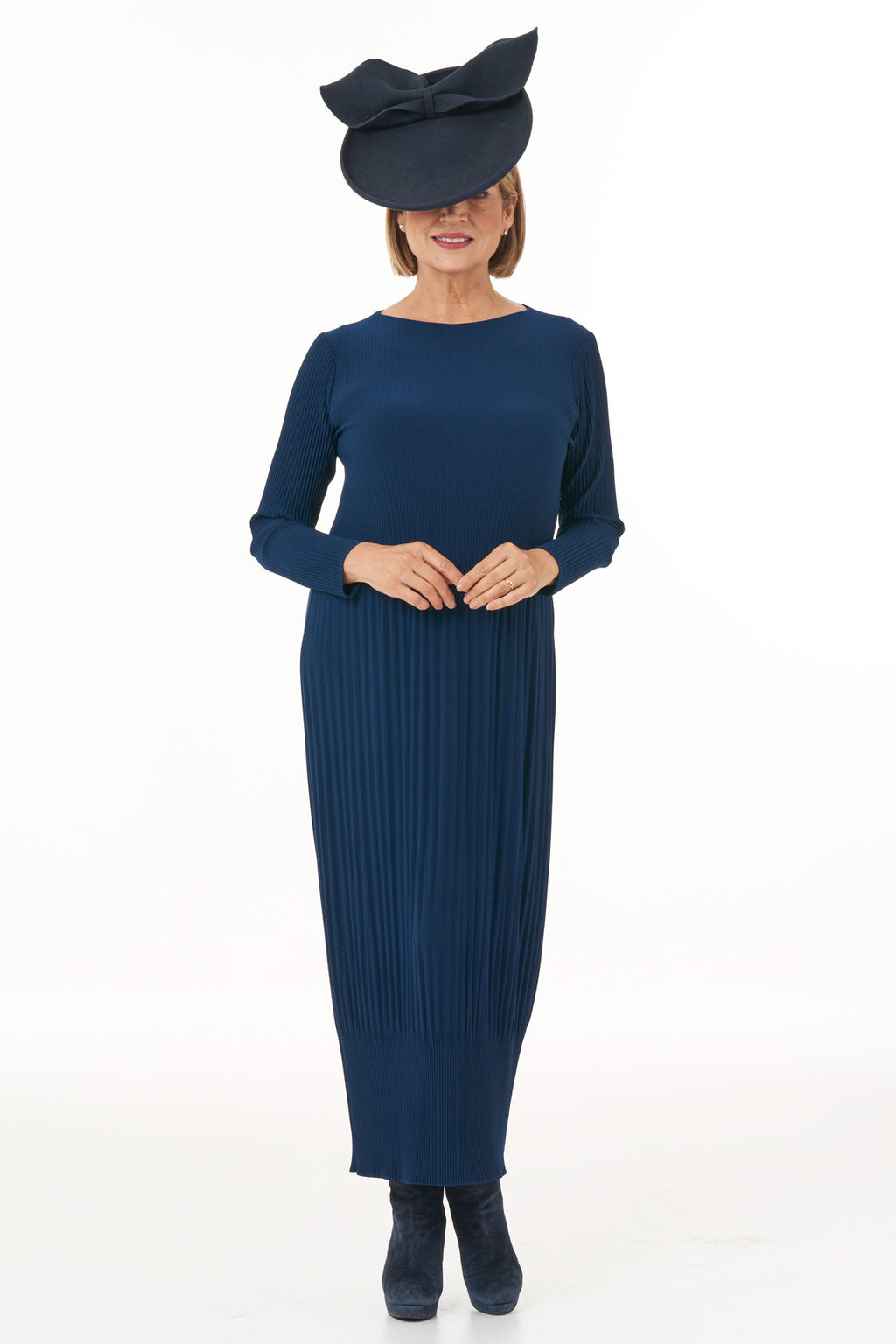 Casual Chic - Long Sleeved Pleated Knit Dress in Navy