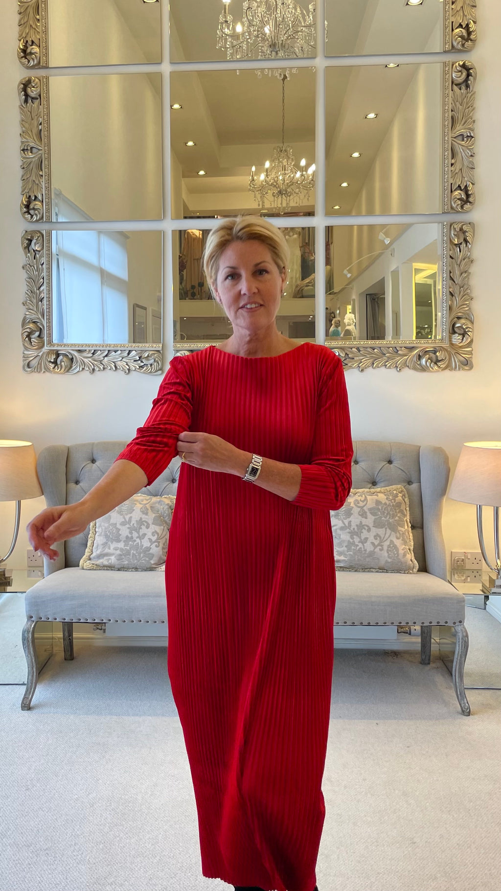 Casual Chic - Red Pleated Velvet Long-Sleeve Occasion Dress